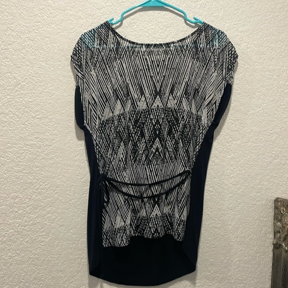 IZ Byer top size medium - Picture 1 of 4